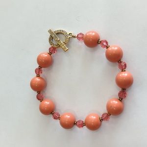 Beaded bracelet with crystal accents